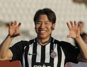 Takuma Asano Black jersey
